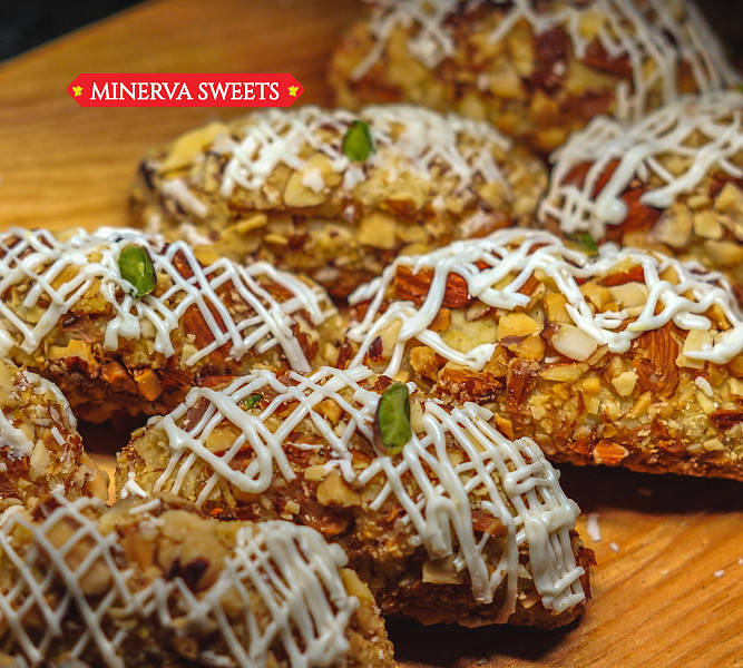 Minerva Sweets Caramel Gujia - Veeha Foods