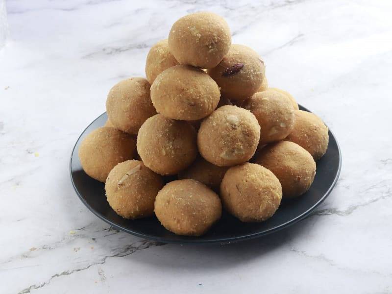 Madhur Sweets Besan Ladoo - Veeha Foods
