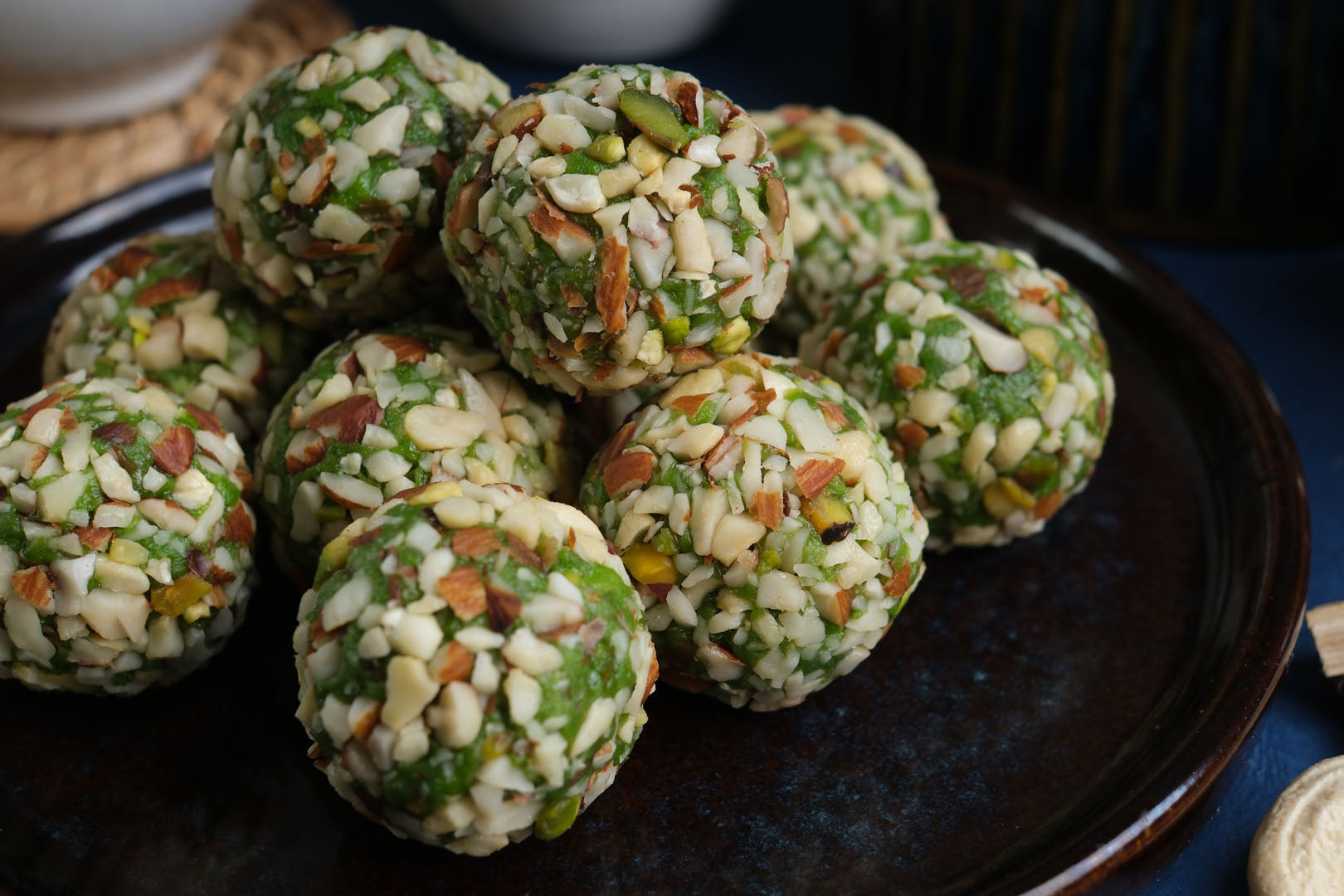 Pothgaal Sweets Kaju Pista Ball - Veeha Foods