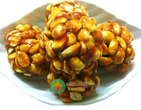 Godavari Vantillu Peanut ladoo/ Palli Undalu / Bellam Verusenaga Pappu Undalu